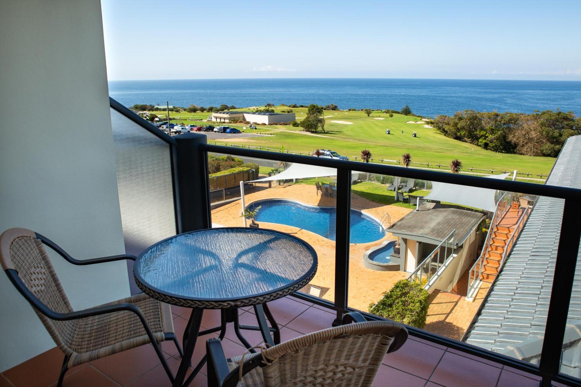 Amooran Oceanside Apartments And Motel Narooma Esterno foto