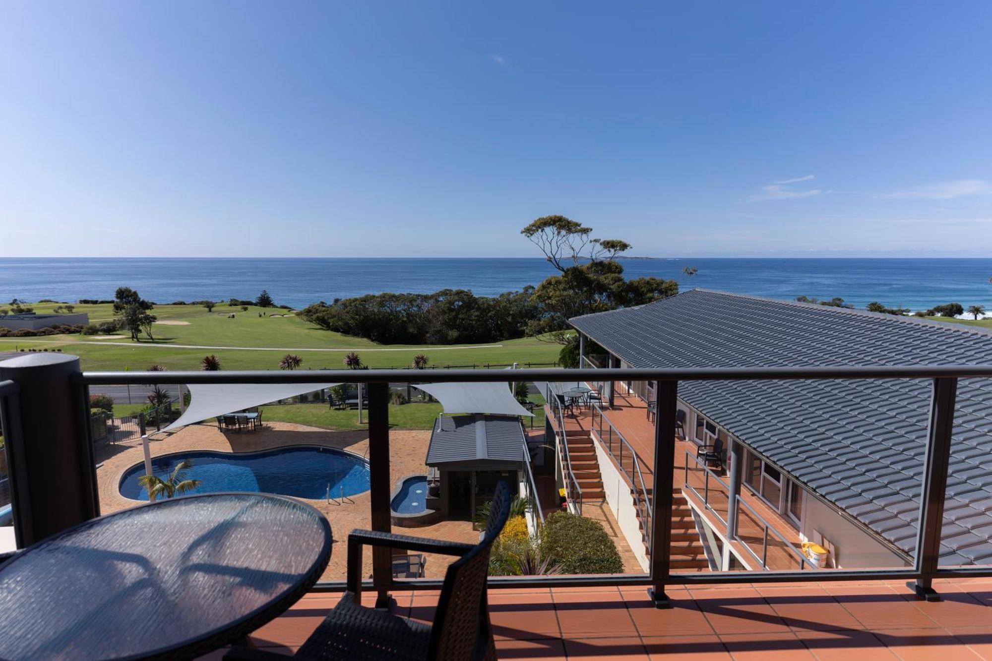 Amooran Oceanside Apartments And Motel Narooma Esterno foto