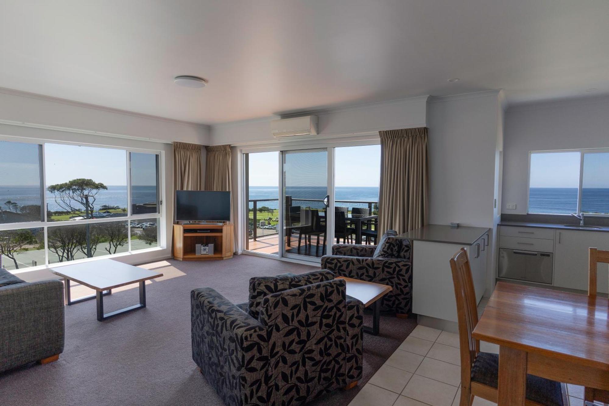 Amooran Oceanside Apartments And Motel Narooma Esterno foto