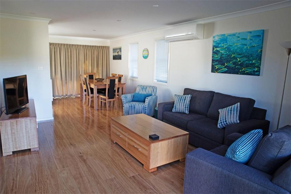 Amooran Oceanside Apartments And Motel Narooma Esterno foto